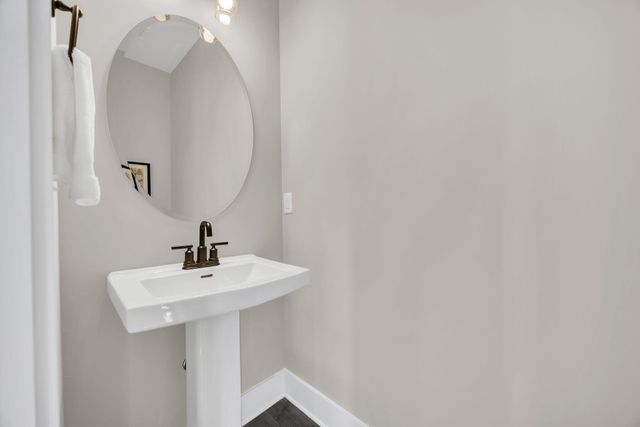 2437 E 17th Street, Chattanooga, TN 37404