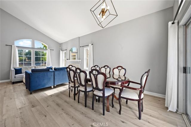 17543 Saticoy St, Northridge, CA 91325
