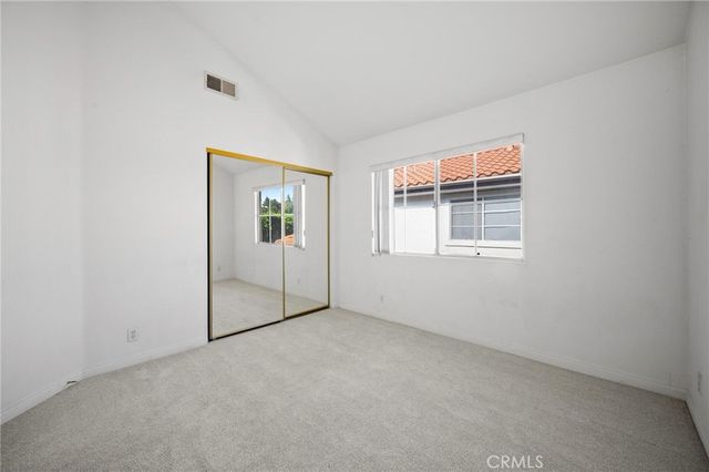 17543 Saticoy St, Northridge, CA 91325