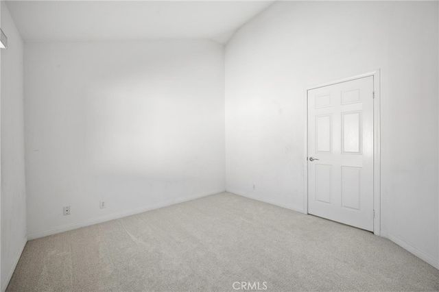 17543 Saticoy St, Northridge, CA 91325