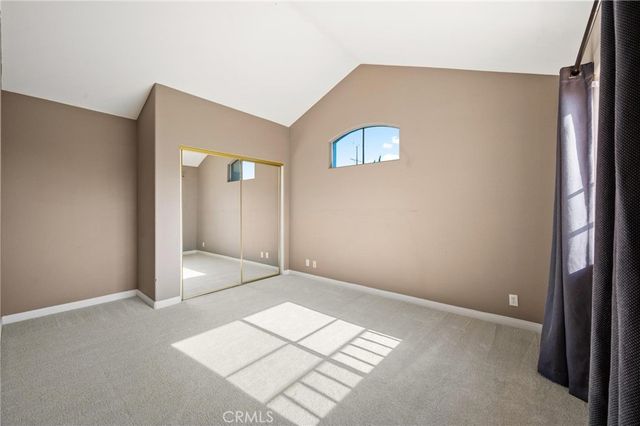 17543 Saticoy St, Northridge, CA 91325