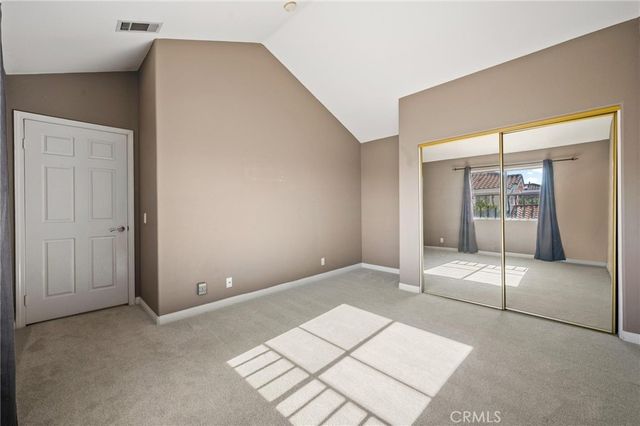 17543 Saticoy St, Northridge, CA 91325