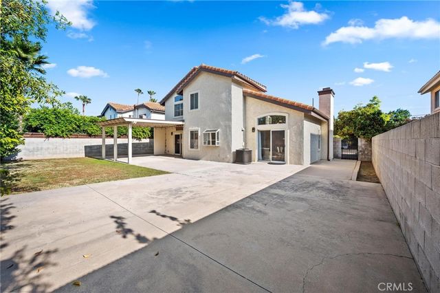 17543 Saticoy St, Northridge, CA 91325