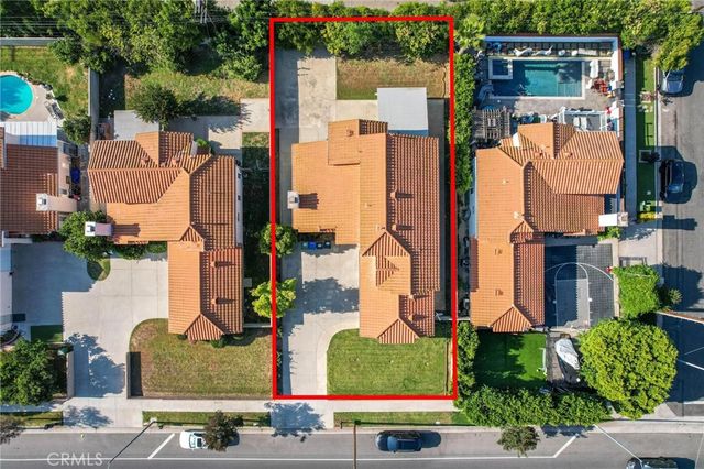 17543 Saticoy St, Northridge, CA 91325