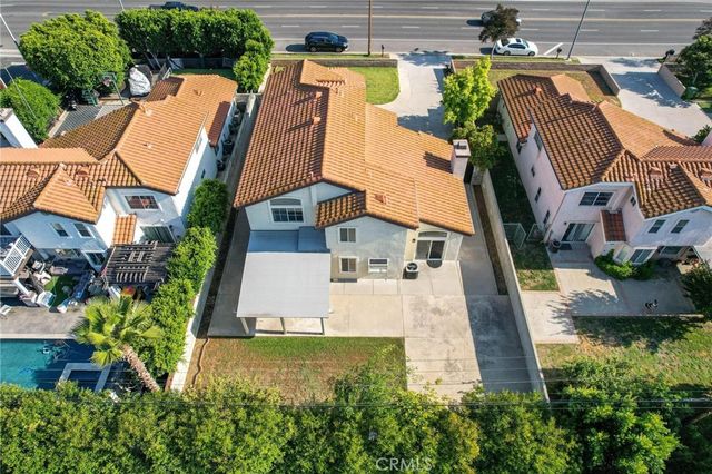 17543 Saticoy St, Northridge, CA 91325