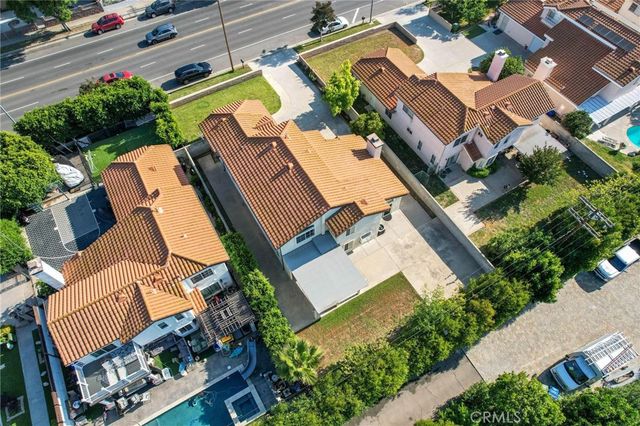 17543 Saticoy St, Northridge, CA 91325