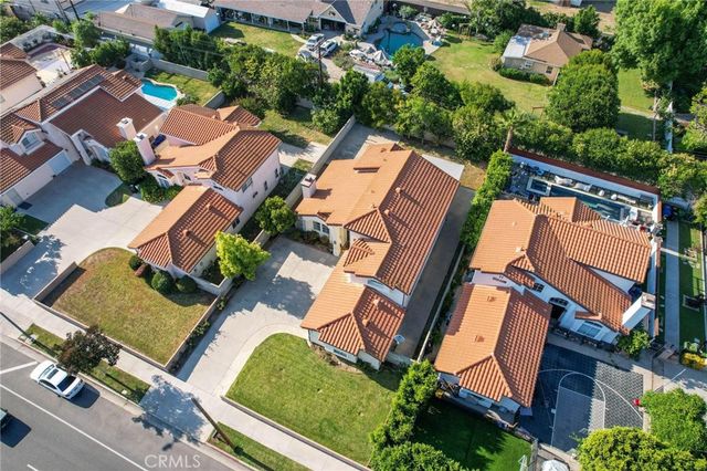 17543 Saticoy St, Northridge, CA 91325