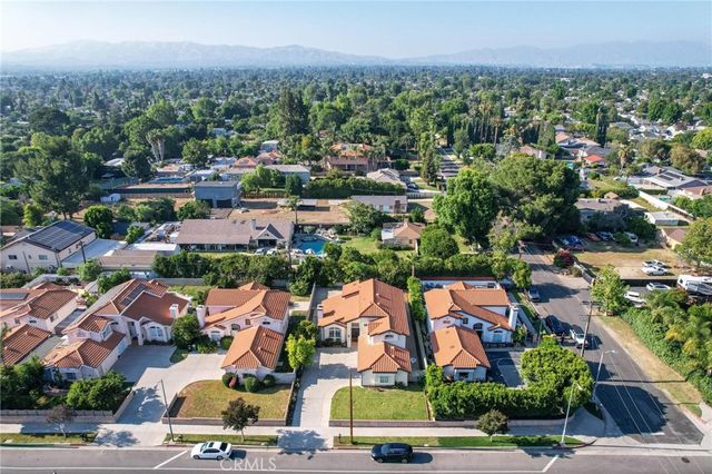 17543 Saticoy St, Northridge, CA 91325