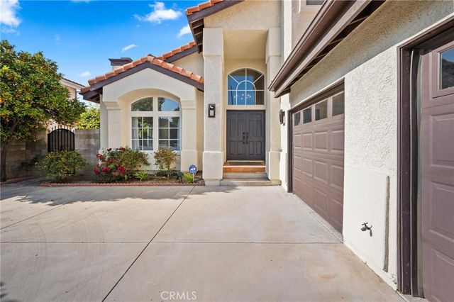 17543 Saticoy St, Northridge, CA 91325