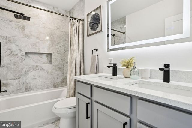 322 56TH ST NE, Washington, DC 20019