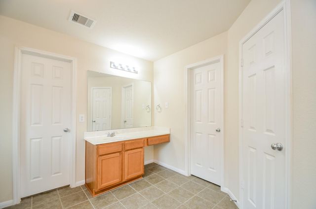 2903 Gaelic Green Street, Houston, TX 77045