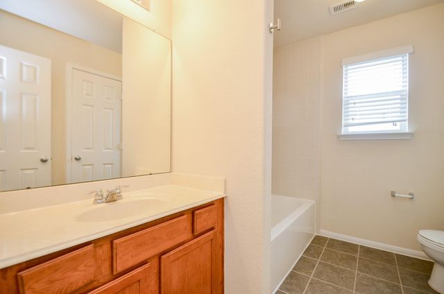 2903 Gaelic Green Street, Houston, TX 77045