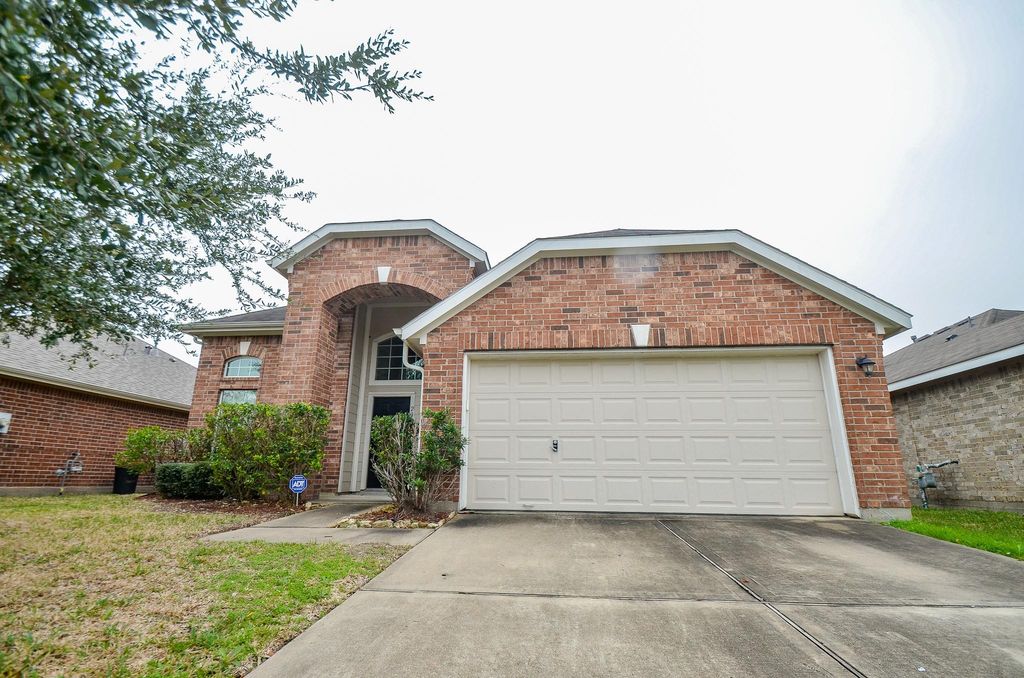 2903 Gaelic Green Street, Houston, TX 77045