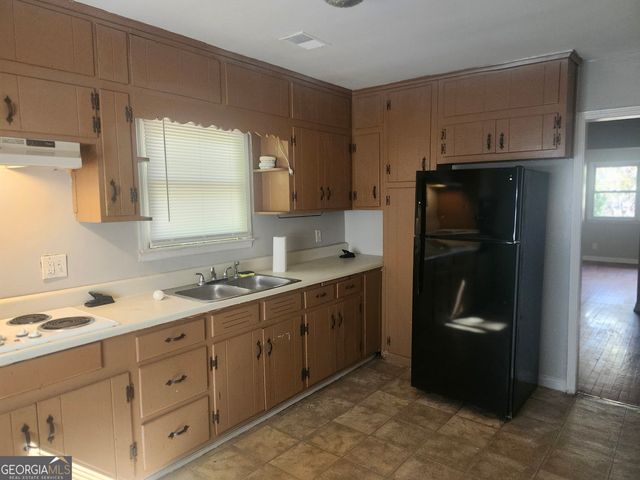 2828 Engle Road NW, Atlanta, GA 30318