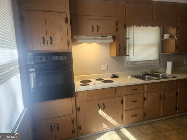 2828 Engle Road NW, Atlanta, GA 30318