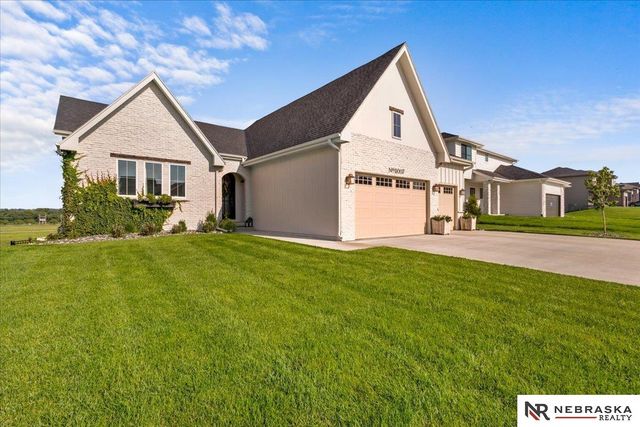 11007 N 159th Avenue, Bennington, NE 68007