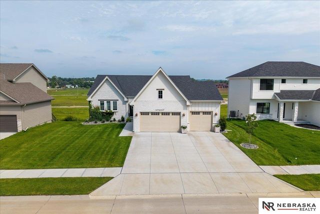 11007 N 159th Avenue, Bennington, NE 68007
