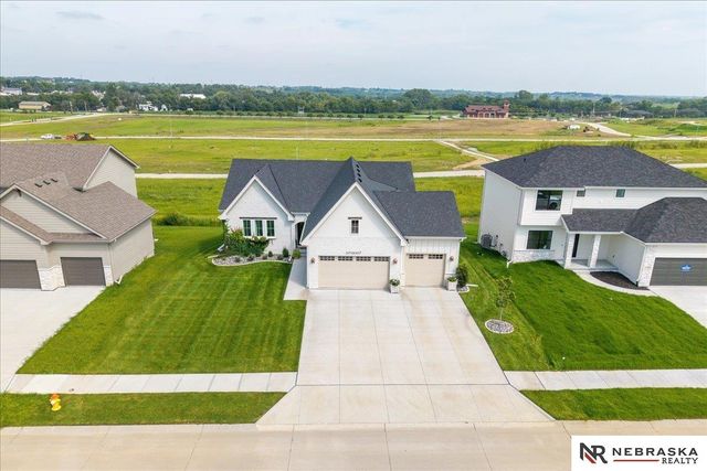 11007 N 159th Avenue, Bennington, NE 68007