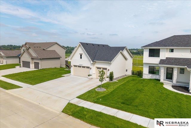 11007 N 159th Avenue, Bennington, NE 68007