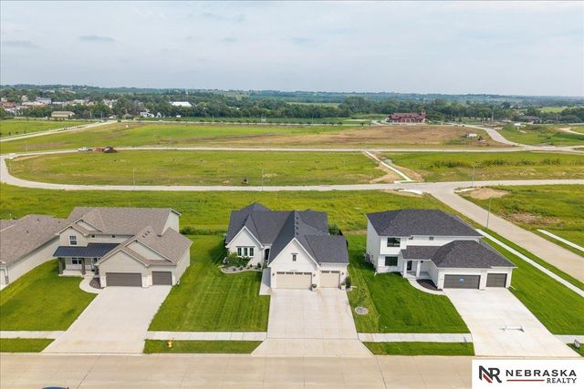 11007 N 159th Avenue, Bennington, NE 68007