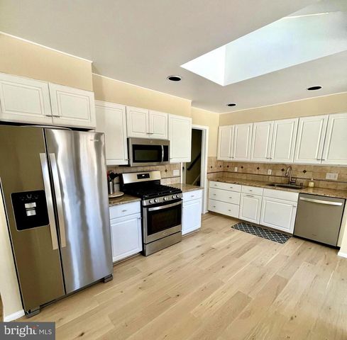 11117 WHISPERWOOD LN, North Bethesda, MD 20852