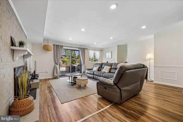 11117 WHISPERWOOD LN, North Bethesda, MD 20852