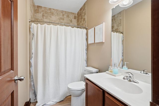 5017 Gilbertville Road, Waterloo, IA 50701