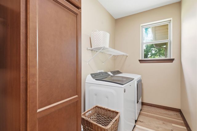 5017 Gilbertville Road, Waterloo, IA 50701