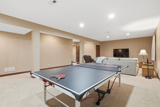 5017 Gilbertville Road, Waterloo, IA 50701
