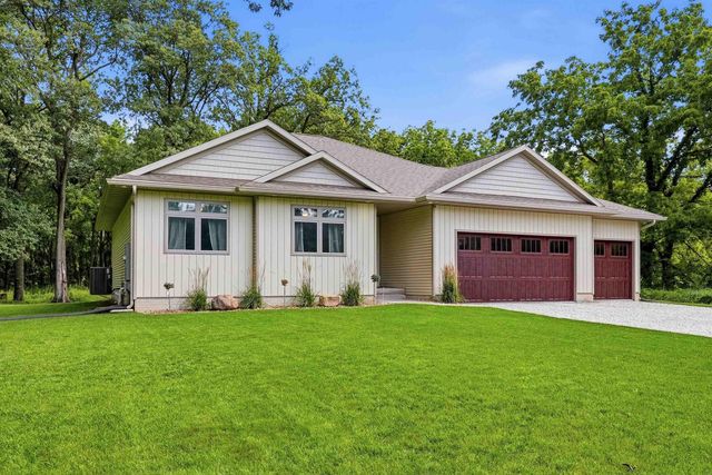 5017 Gilbertville Road, Waterloo, IA 50701