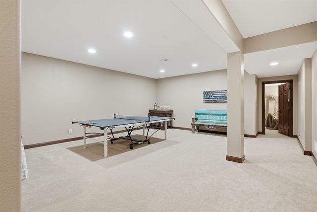 5017 Gilbertville Road, Waterloo, IA 50701
