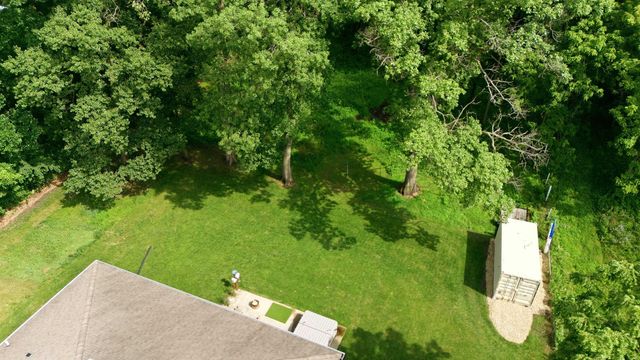 5017 Gilbertville Road, Waterloo, IA 50701
