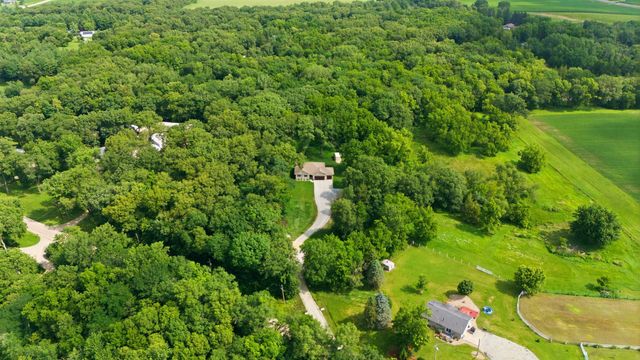 5017 Gilbertville Road, Waterloo, IA 50701