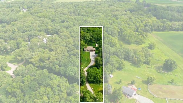 5017 Gilbertville Road, Waterloo, IA 50701