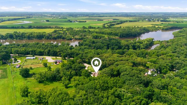 5017 Gilbertville Road, Waterloo, IA 50701