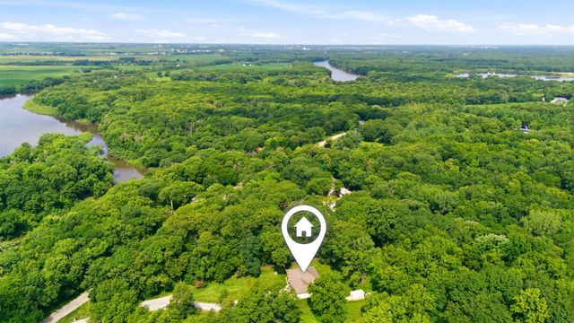 5017 Gilbertville Road, Waterloo, IA 50701