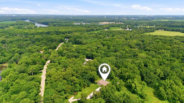 5017 Gilbertville Road, Waterloo, IA 50701