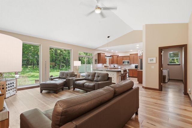 5017 Gilbertville Road, Waterloo, IA 50701