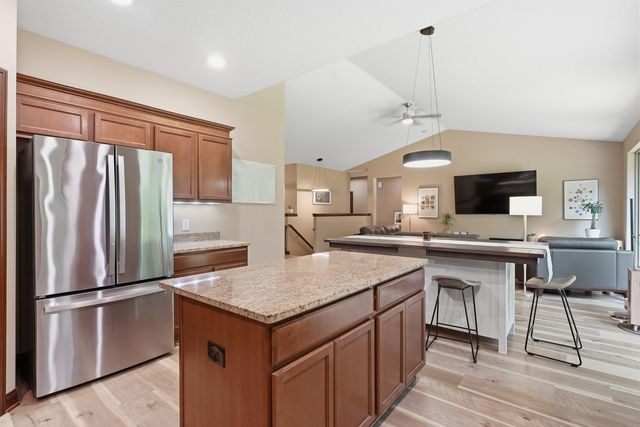 5017 Gilbertville Road, Waterloo, IA 50701