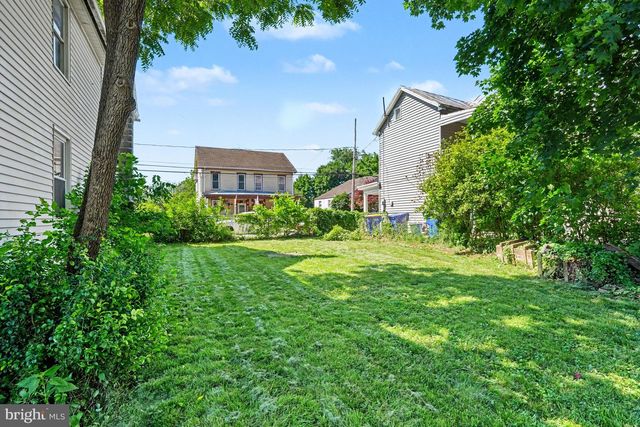 20 W FACTORY ST, Mechanicsburg, PA 17055