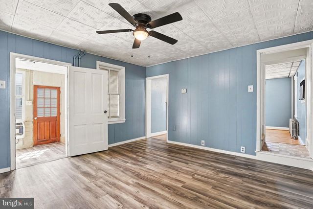 20 W FACTORY ST, Mechanicsburg, PA 17055