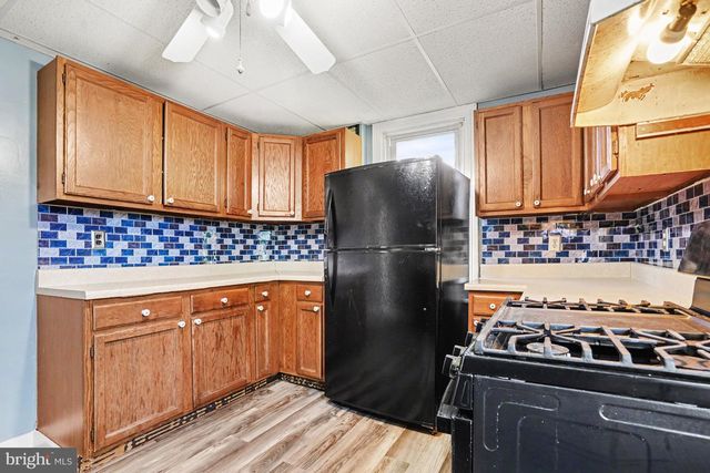 20 W FACTORY ST, Mechanicsburg, PA 17055