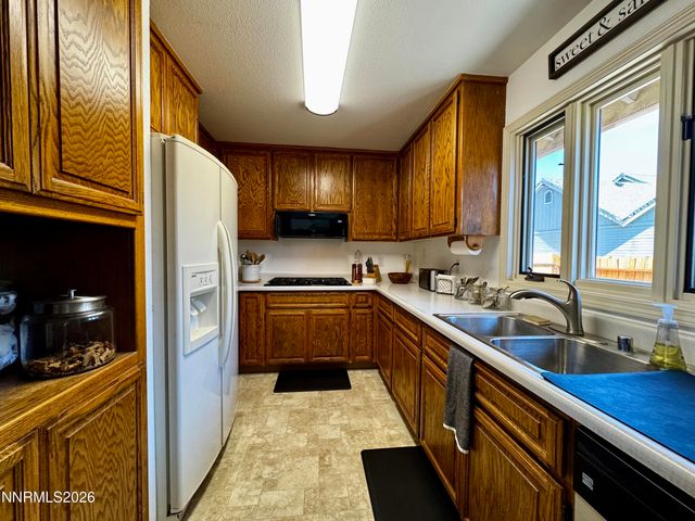 1700 Mackland Avenue, Minden, NV 89423