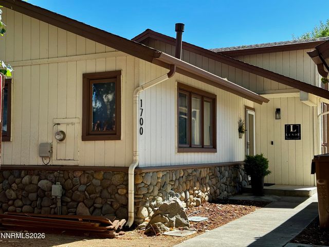 1700 Mackland Avenue, Minden, NV 89423