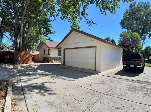 1700 Mackland Avenue, Minden, NV 89423