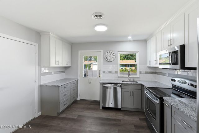 44 Buckingham Drive B, Manchester, NJ 08759