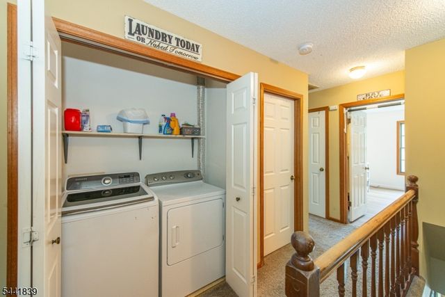 86 Burlington Ct, Hamburg Boro, NJ 07419