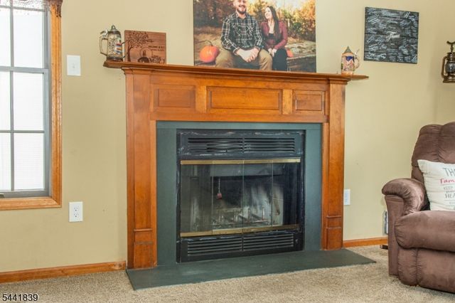 86 Burlington Ct, Hamburg Boro, NJ 07419