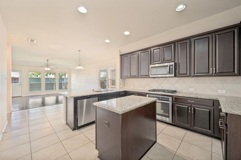 2671 Calmwood Drive, Little Elm, TX 75068