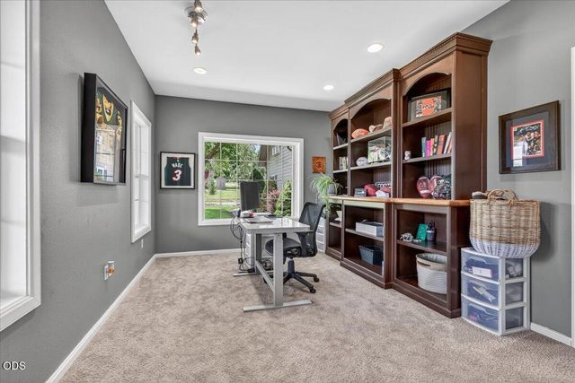 1760 Minear Road, Medford, OR 97501